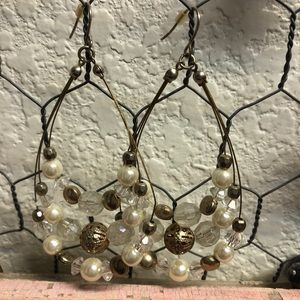 Pearly drop earrings